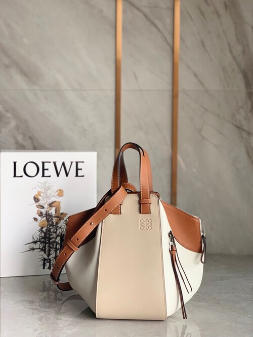 Loewe у 2024 - сумки, що підкорюють серця